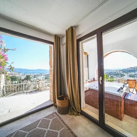 Gorgeous Mansion With Breathtaking Sea View, Pool And Jacuzzi 빌라