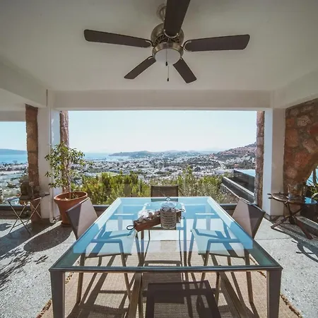 Gorgeous Mansion With Breathtaking Sea View, Pool And Jacuzzi Willa Bodrum